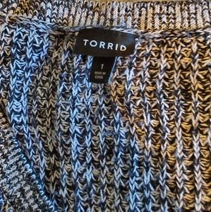 Torrid black and white tunic sweater